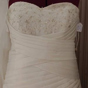 Beautiful Ivory Wedding Dress